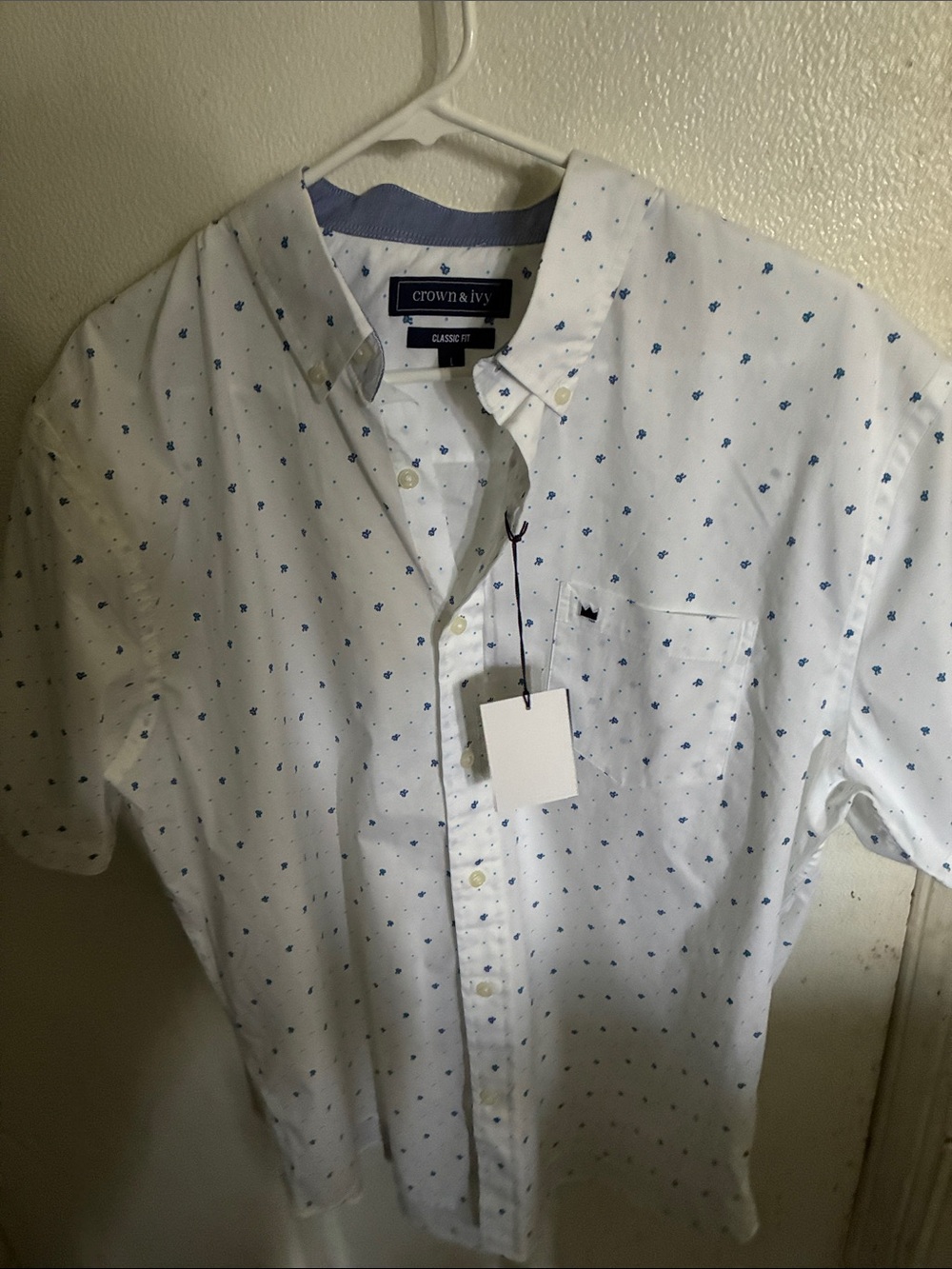 crown & ivy White Short-Sleeve Button-Down Shirt with Blue Micro Print